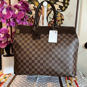 SOLD🩷Louis Vuitton Red and Brown Interior Detail